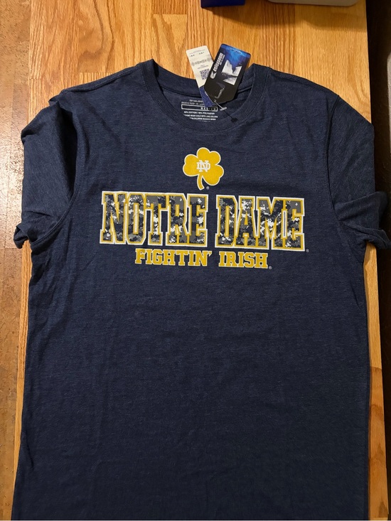 Colosseum Other - Colosseum Navy T‑Shirt with Yellow Clover Graphic